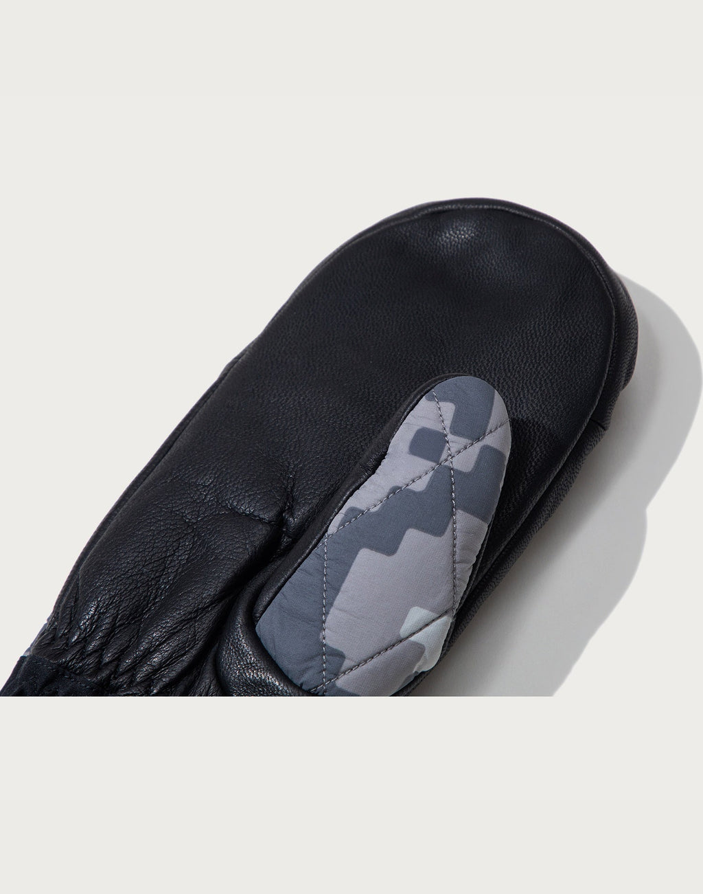BAPE BY KAZUKI KURAISHI UAP CAMO GLOVES MENS