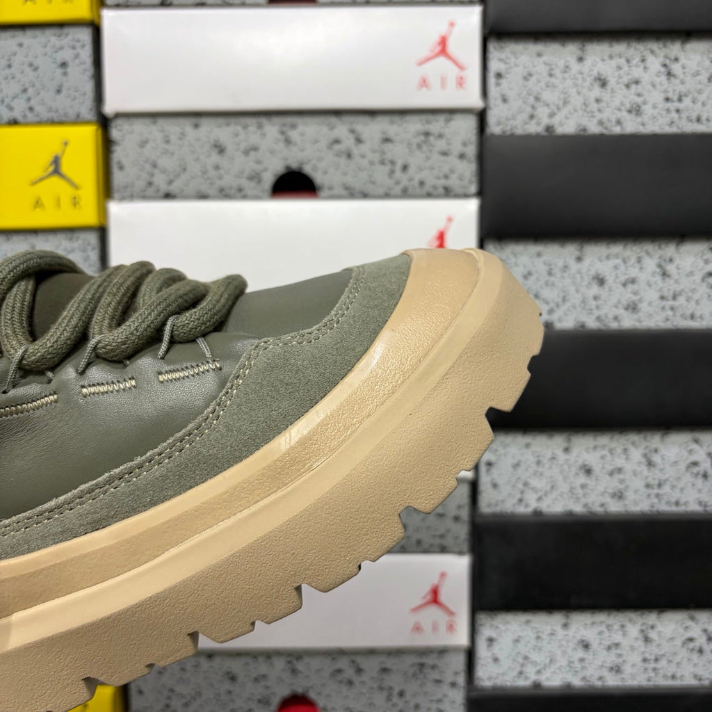 UGG Tazz Platform Sneaker – Women’s Wool-Lined Lace-Up in Olive Green