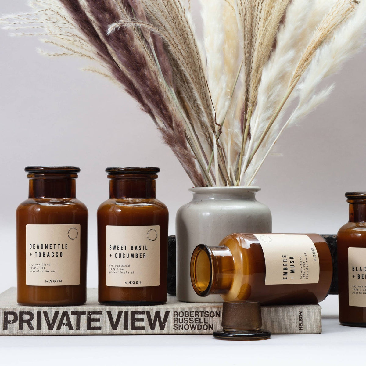 MÆGEN Alchemist Candle: Sweet Pea & Honeysuckle: 250g - 8.8oz
