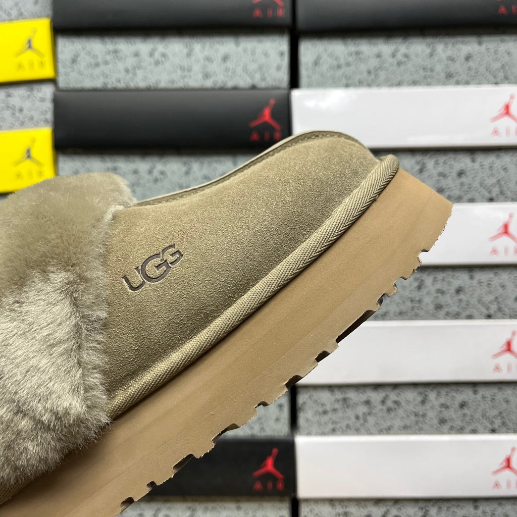 UGG Tazz Platform Snow Boot in Chestnut