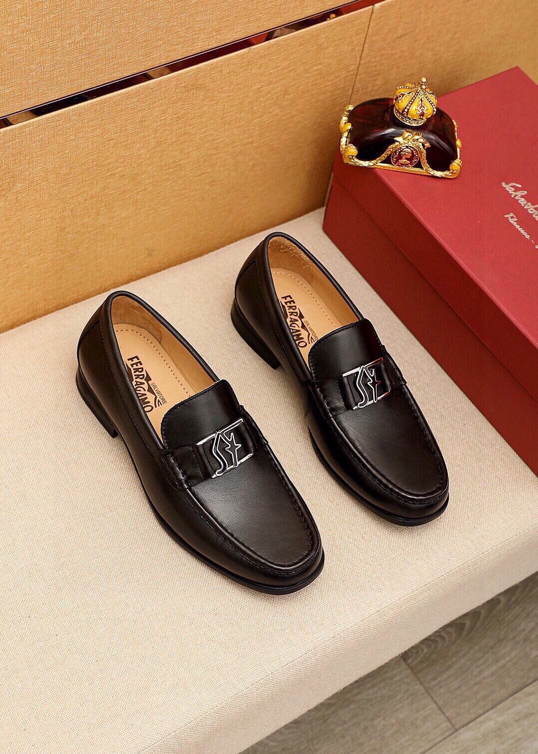 Ferragamo Black Metal Hardware Loafers