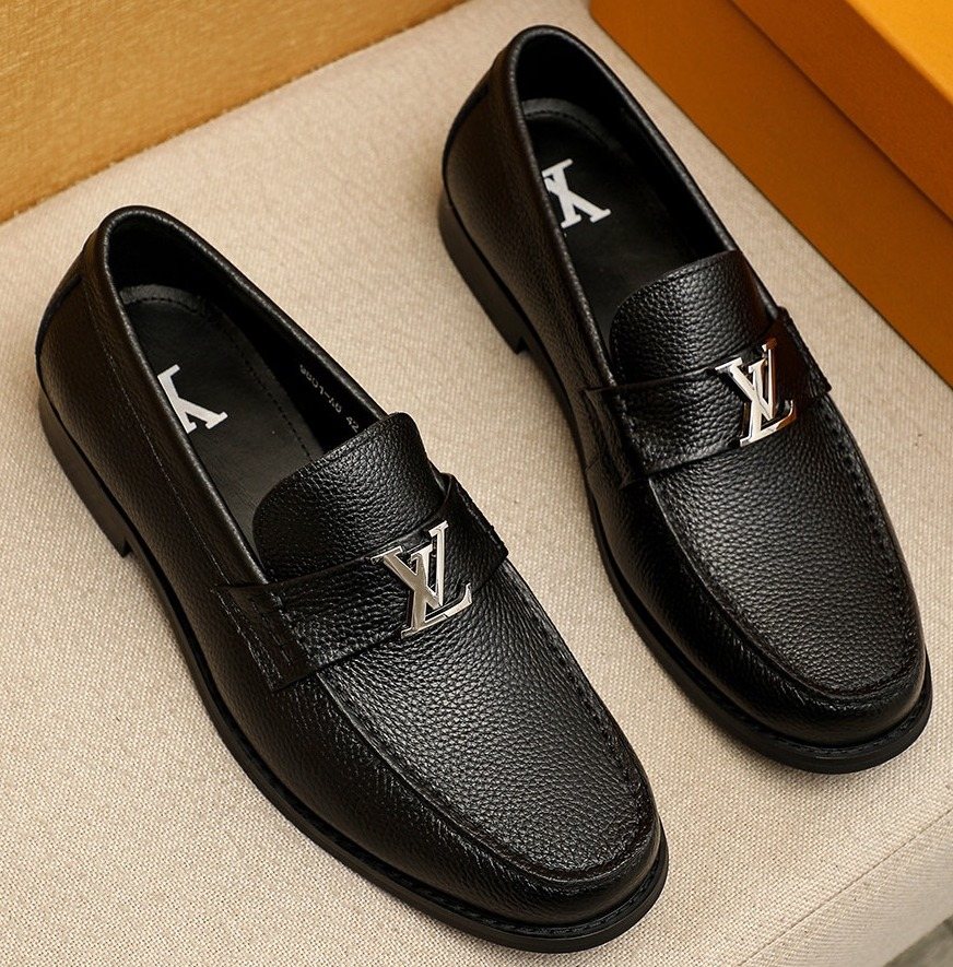 Louis Vuitton Black Pebbled Loafers - Moc-Toe Detailing